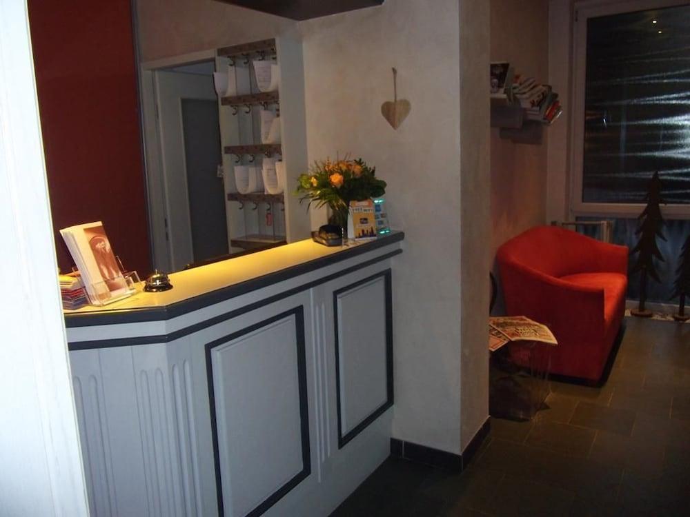 Hotel Alt - Tegel Berlin Bagian luar foto